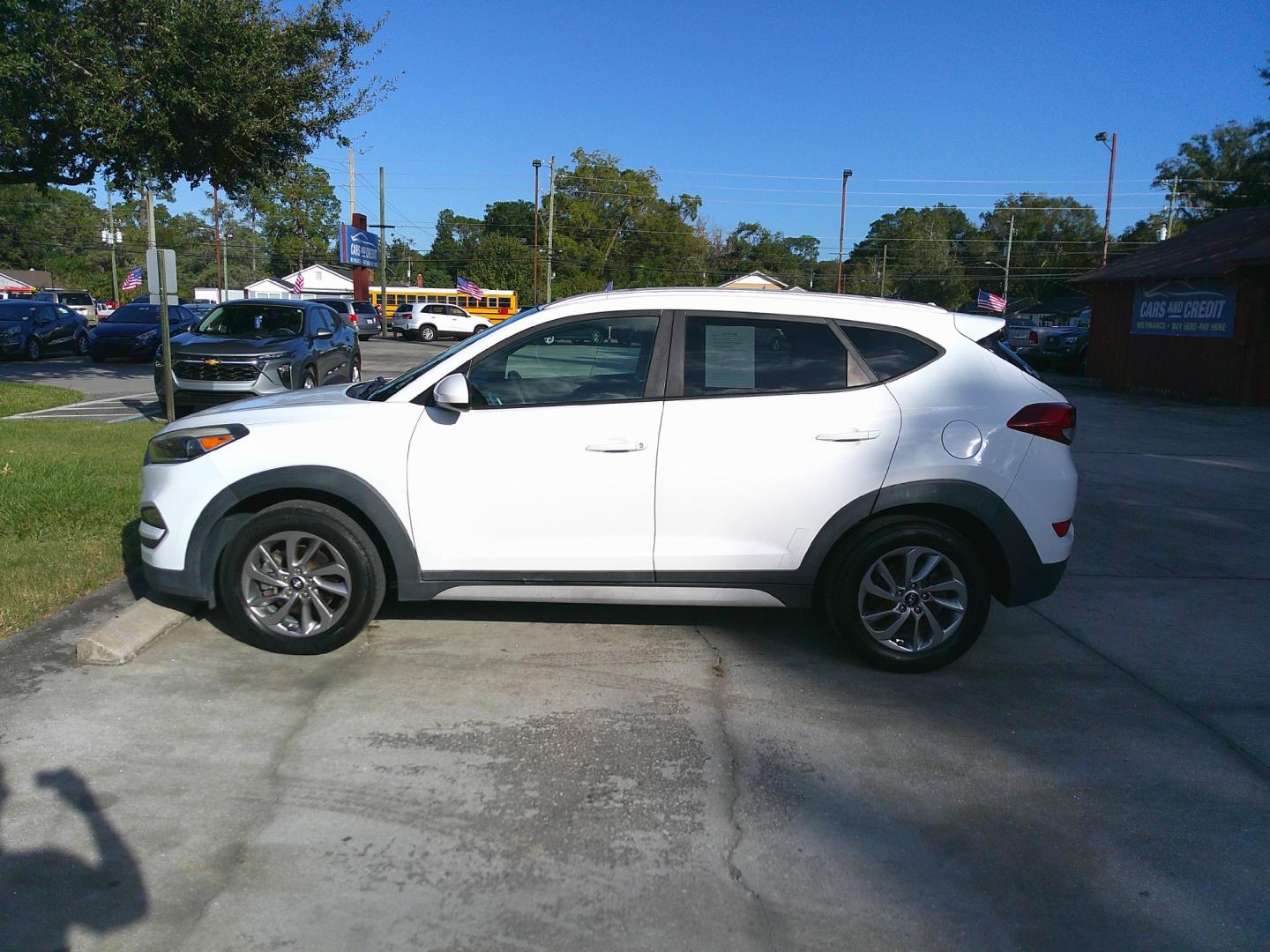 2017 WHITE HYUNDAI TUCSON LIMITED; SPOR (KM8J33A46HU) , located at 10405 Abercorn Street, Savannah, GA, 31419, (912) 921-8965, 31.988262, -81.131760 - Photo#1